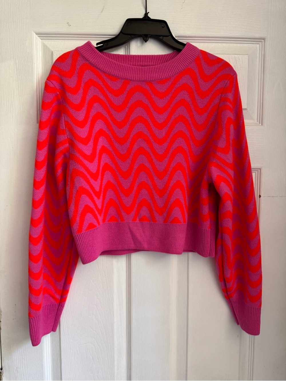H&M Pink and Red Wave Knit Crewneck Sweater Set ( skirt (.